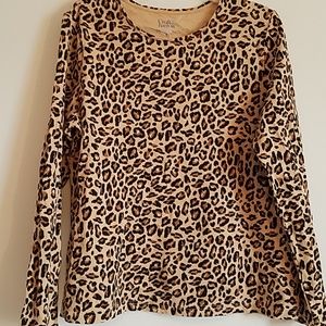 Long sleeve leopard tee